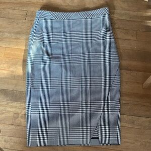 Banana Republic Monochrome Houndstooth Pencil Skirt size 8